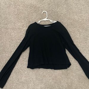 Cropped Girls Black Long Sleeve Shirt